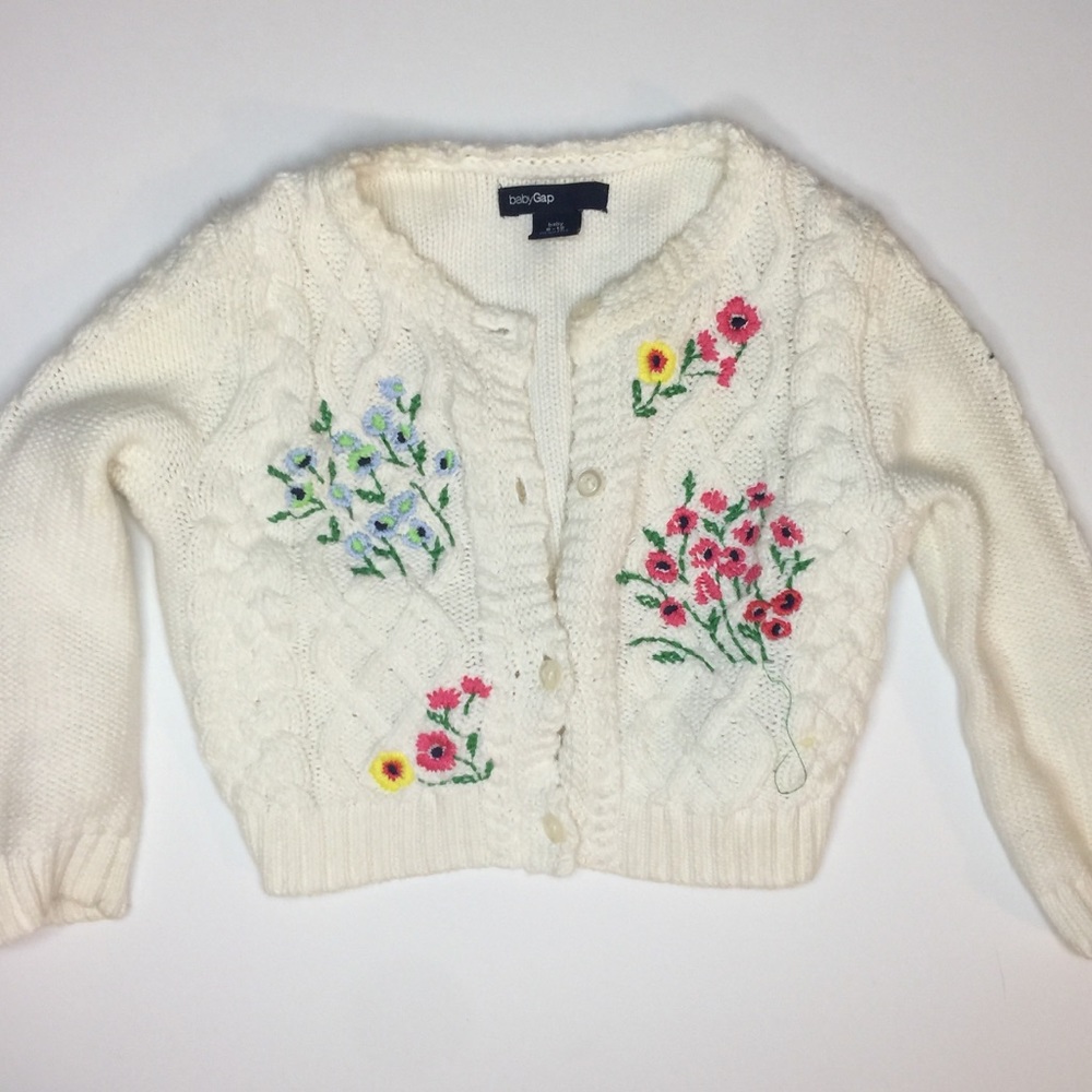 💖SALE 💖 3/$12 - Knit Sweater Floral Embroidery
